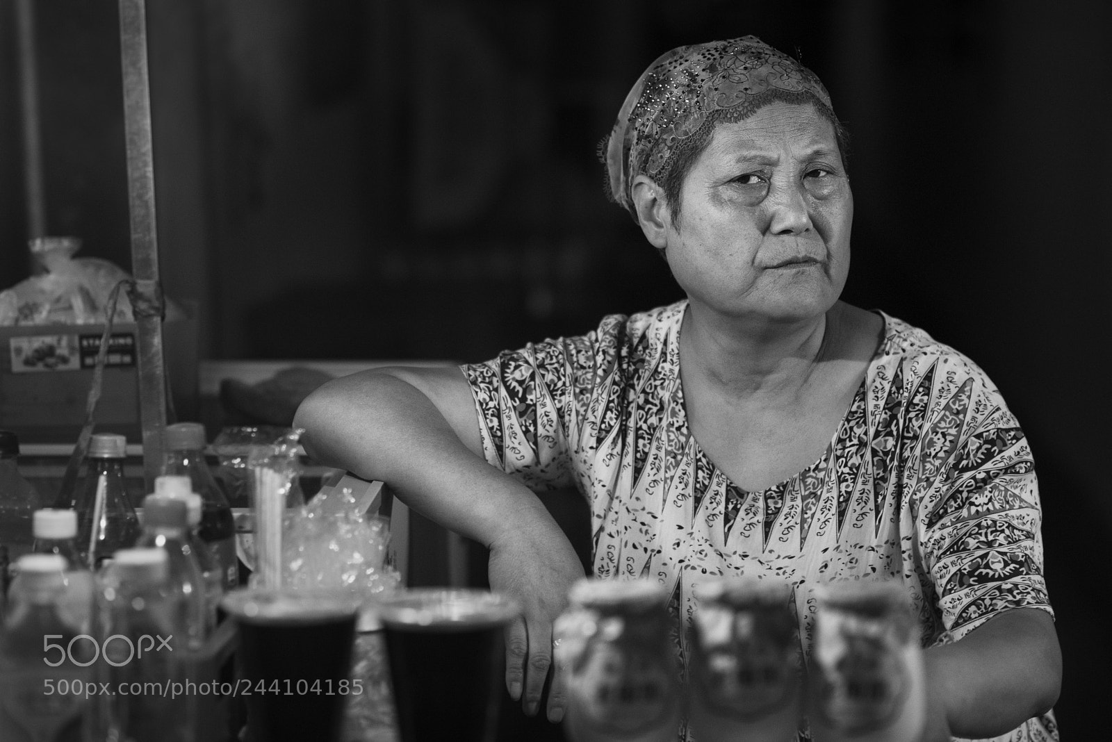 Nikon D800E sample photo. A chinese woman with photography