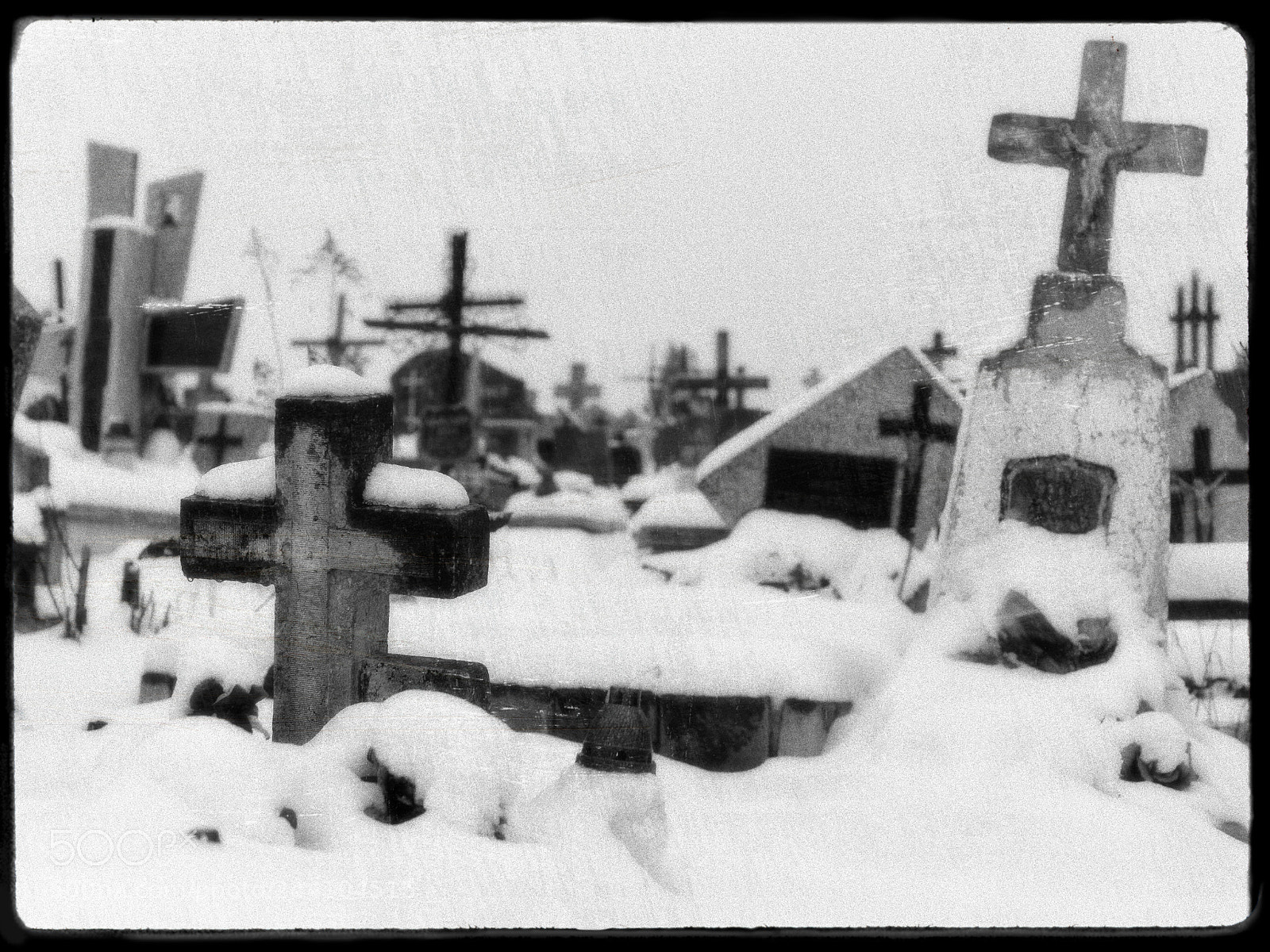 Olympus OM-D E-M10 sample photo. Old grave in winter photography