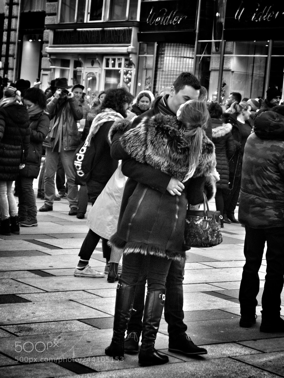 Sony SLT-A58 sample photo. Wien.vienna.hug.kiss. photography