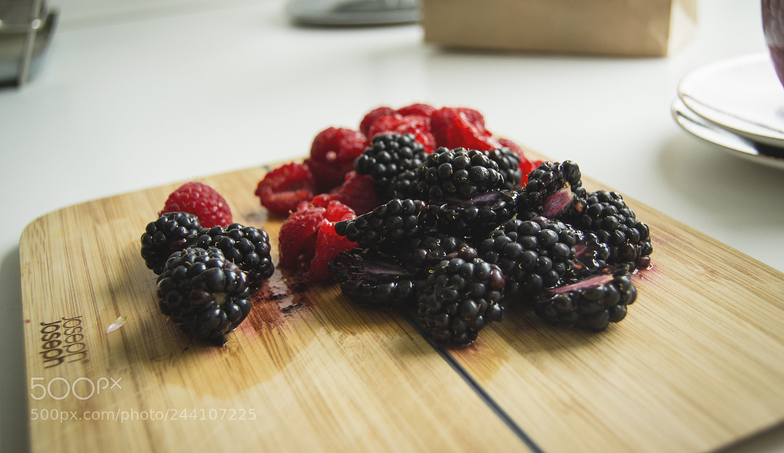 Nikon D3100 sample photo. Berries photography