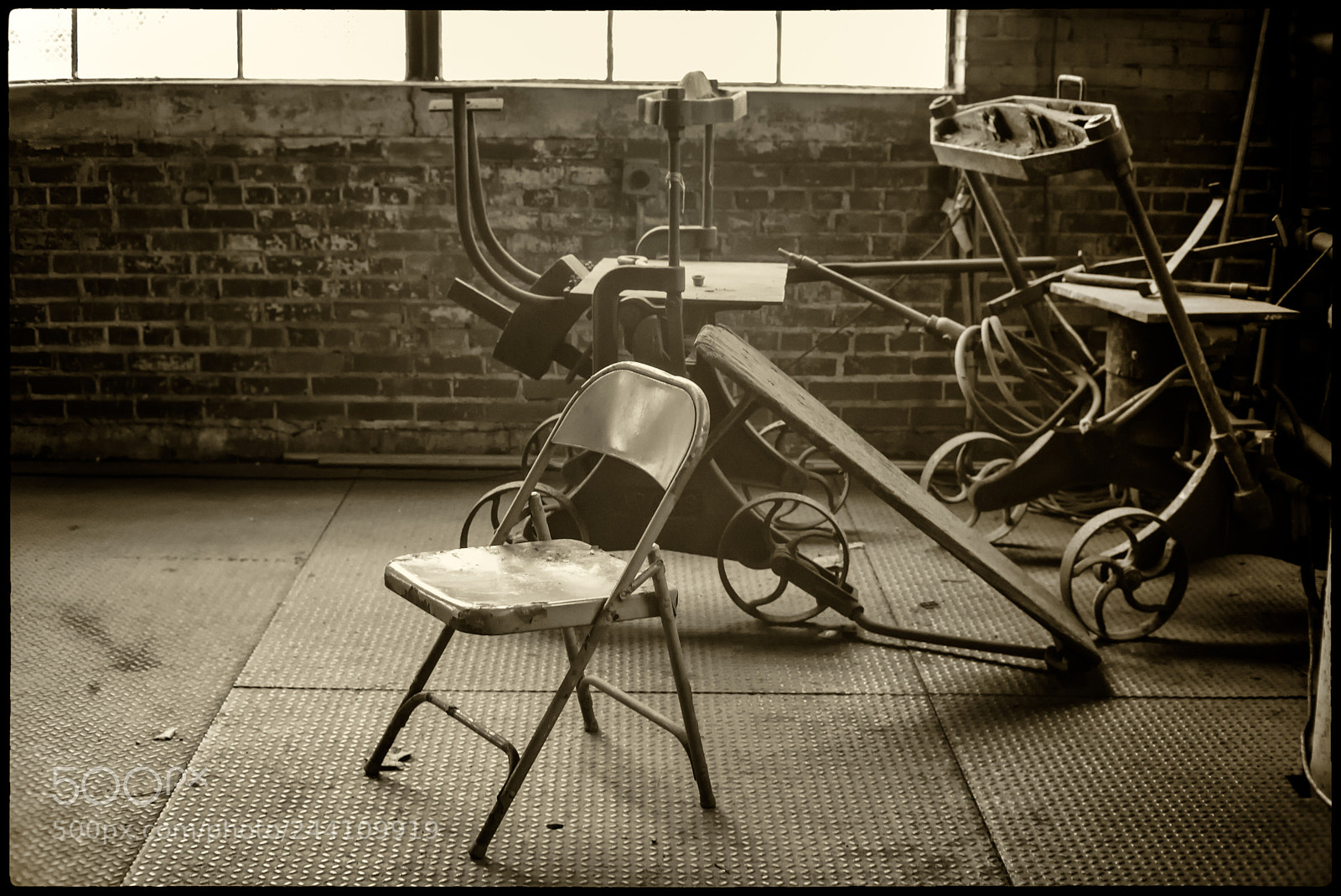Leica M Monochrom (Typ 246) sample photo. A place to sit photography