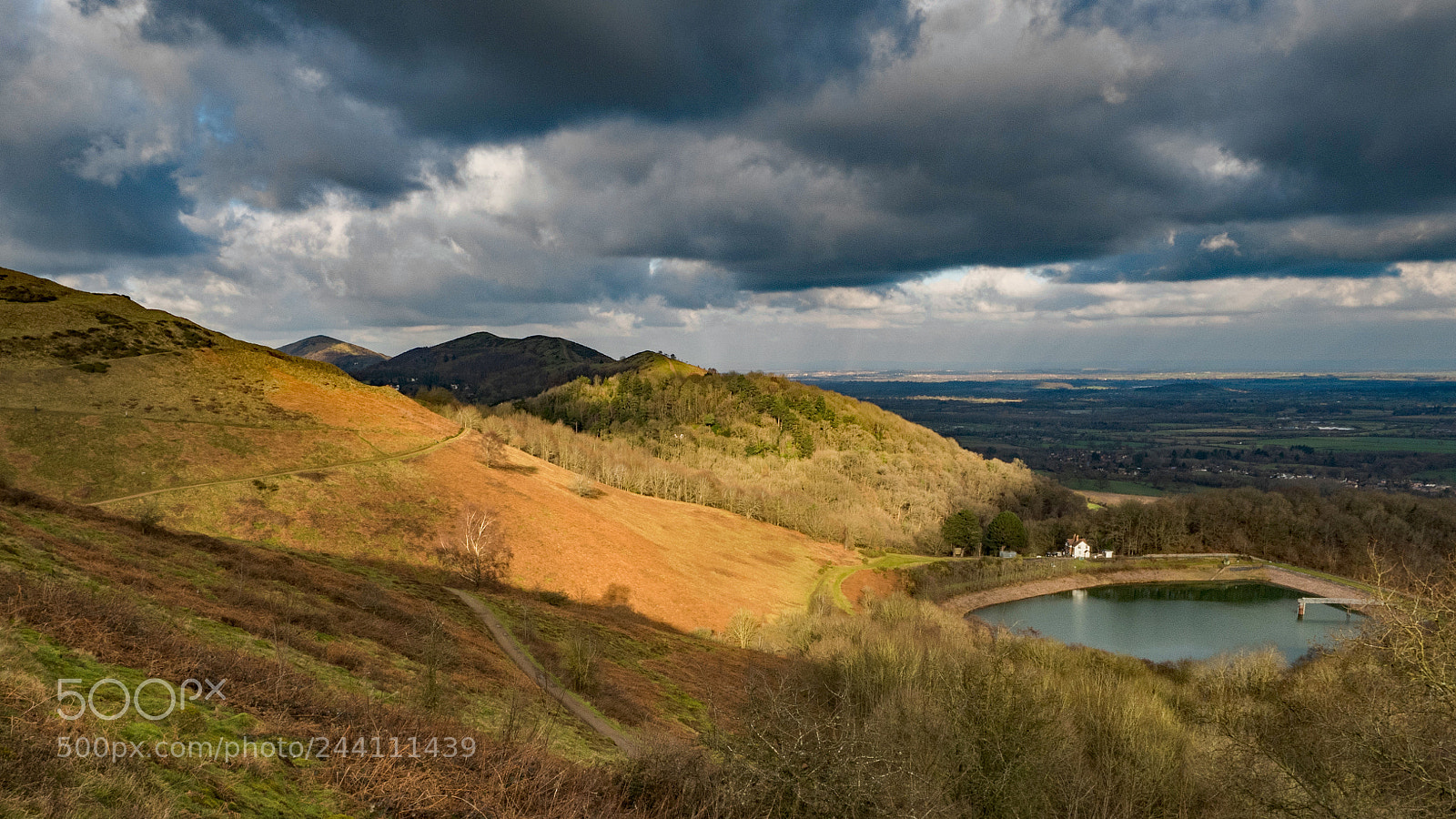 Olympus OM-D E-M5 II sample photo. Sunlight on the malvern photography
