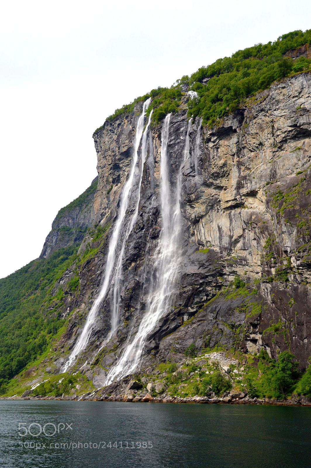 Nikon D3200 sample photo. There is a waterfall photography