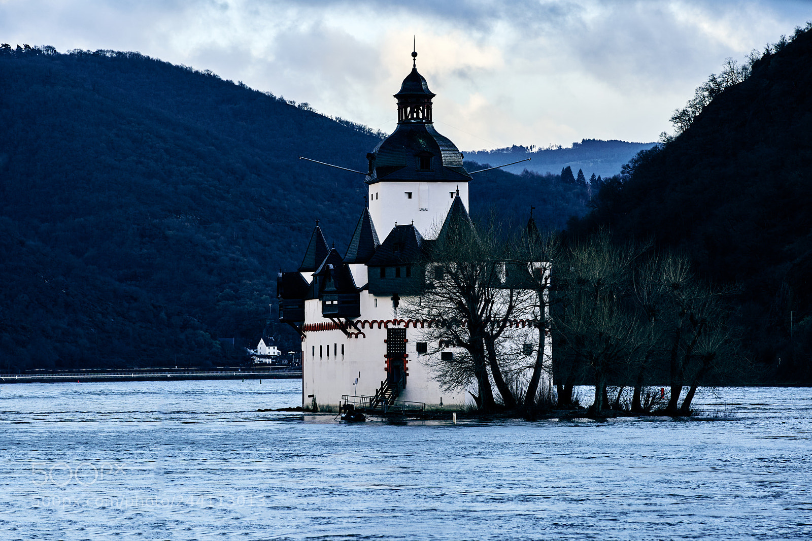 Sony a9 sample photo. Pfalzgrafenstein castle in winter photography