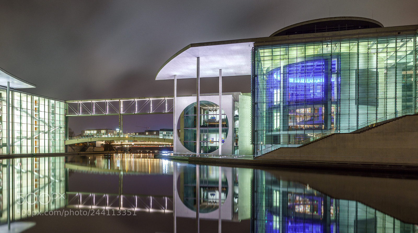 Sony SLT-A68 sample photo. Marie-elisabeth-lüders-haus at night photography