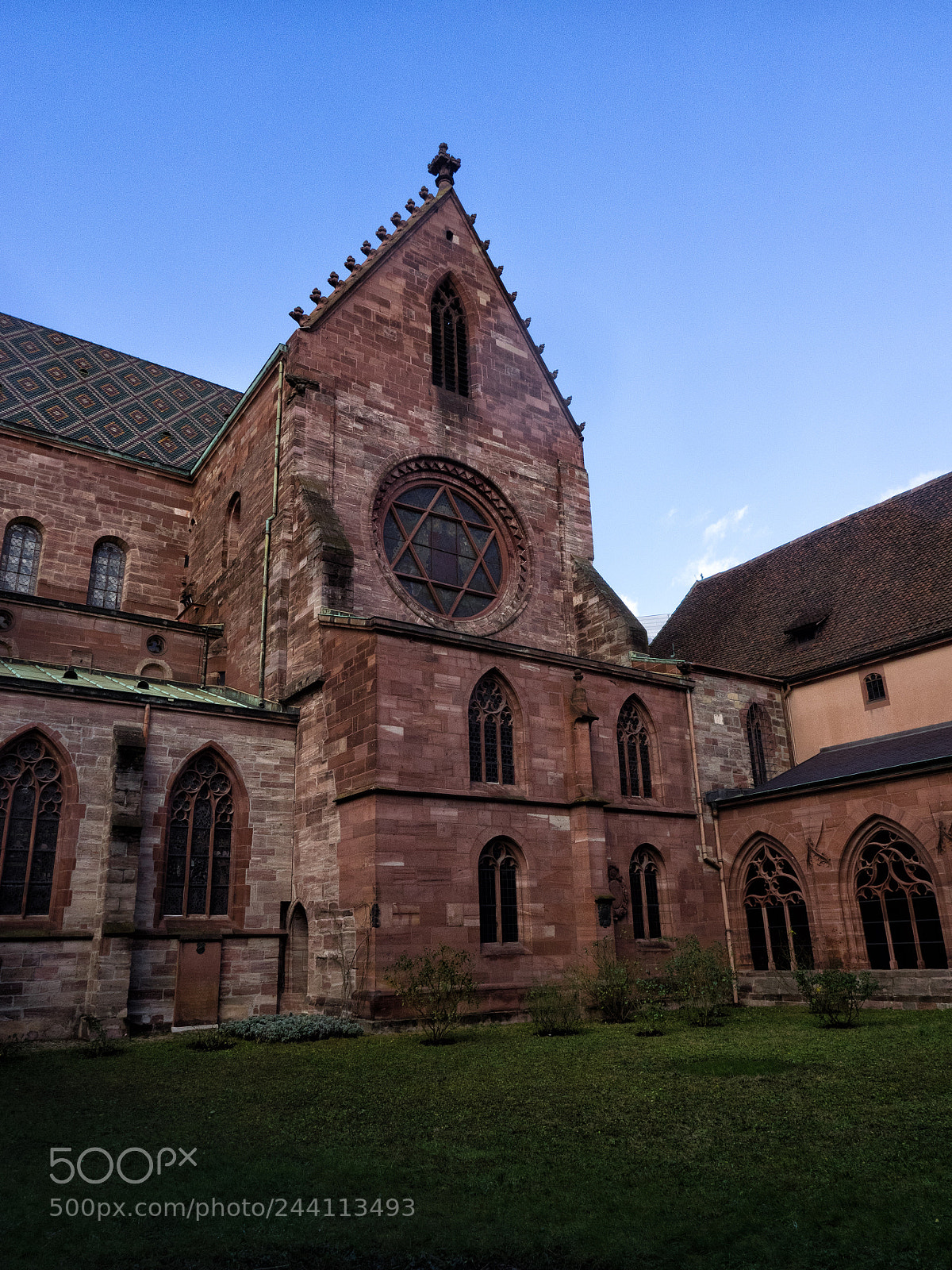 Olympus OM-D E-M1 sample photo. Cloister 3 photography