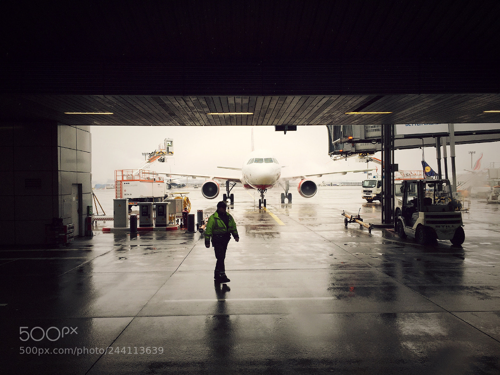 Apple iPhone 6 sample photo. Frankfurt airport worker photography