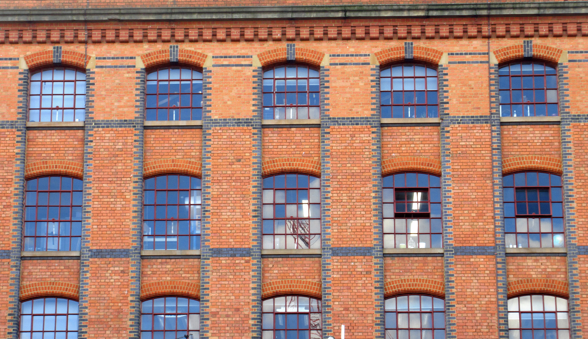 Canon PowerShot ELPH 350 HS (IXUS 275 HS / IXY 640) sample photo. Camden lock, greater london photography