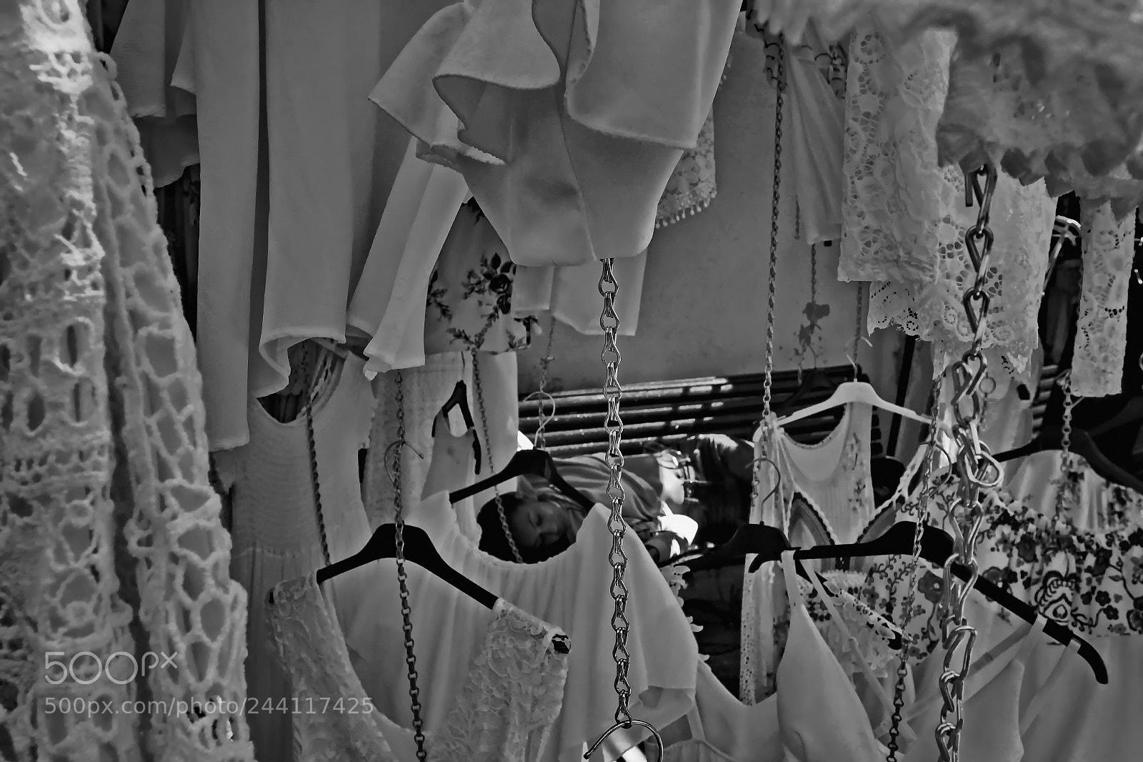Canon EOS sample photo. Chains photography