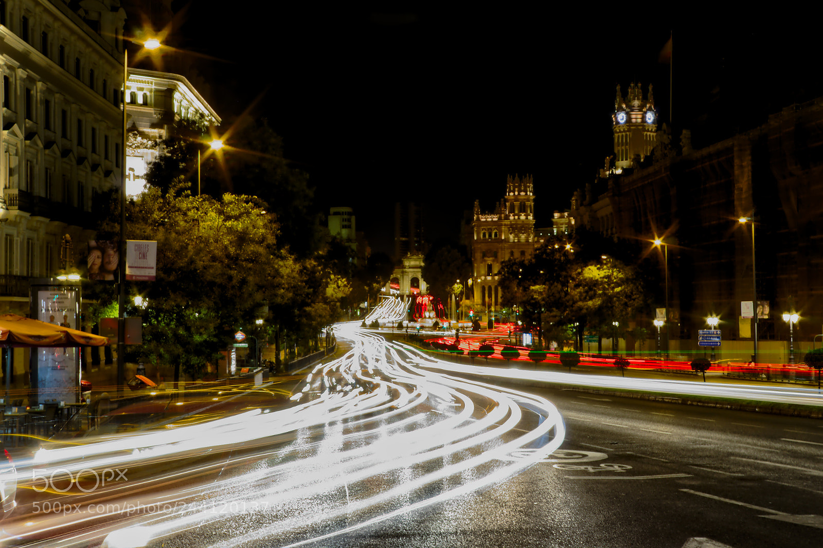 Canon EOS 1300D (EOS Rebel T6 / EOS Kiss X80) sample photo. Madrid's lights photography