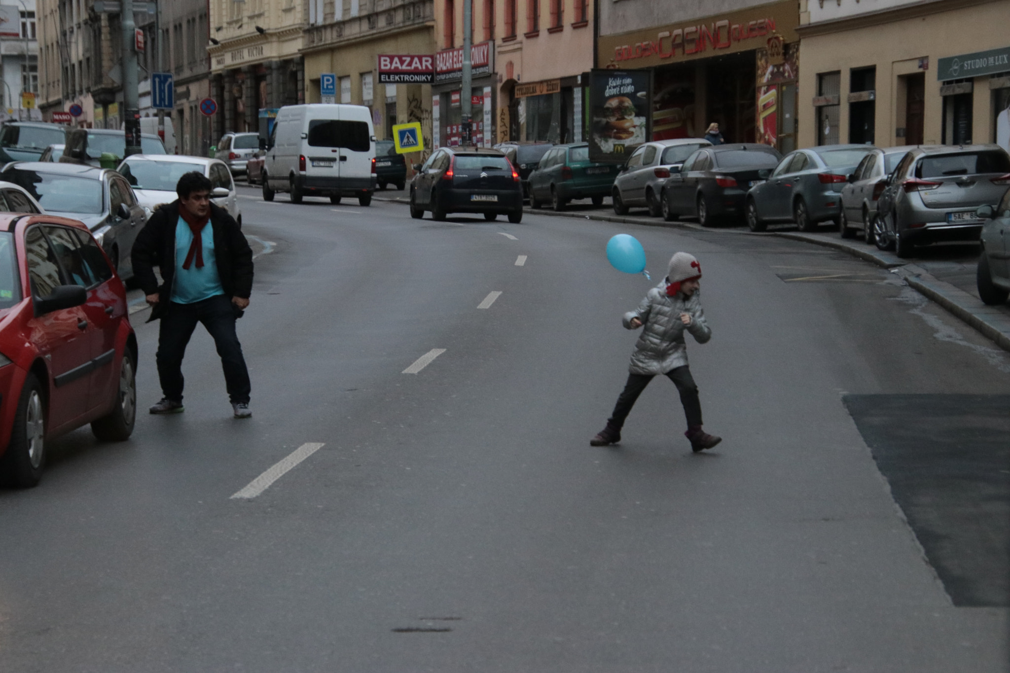Canon EF 300mm F2.8L IS II USM sample photo. Prague / praha 2018 - photo from the bus photography