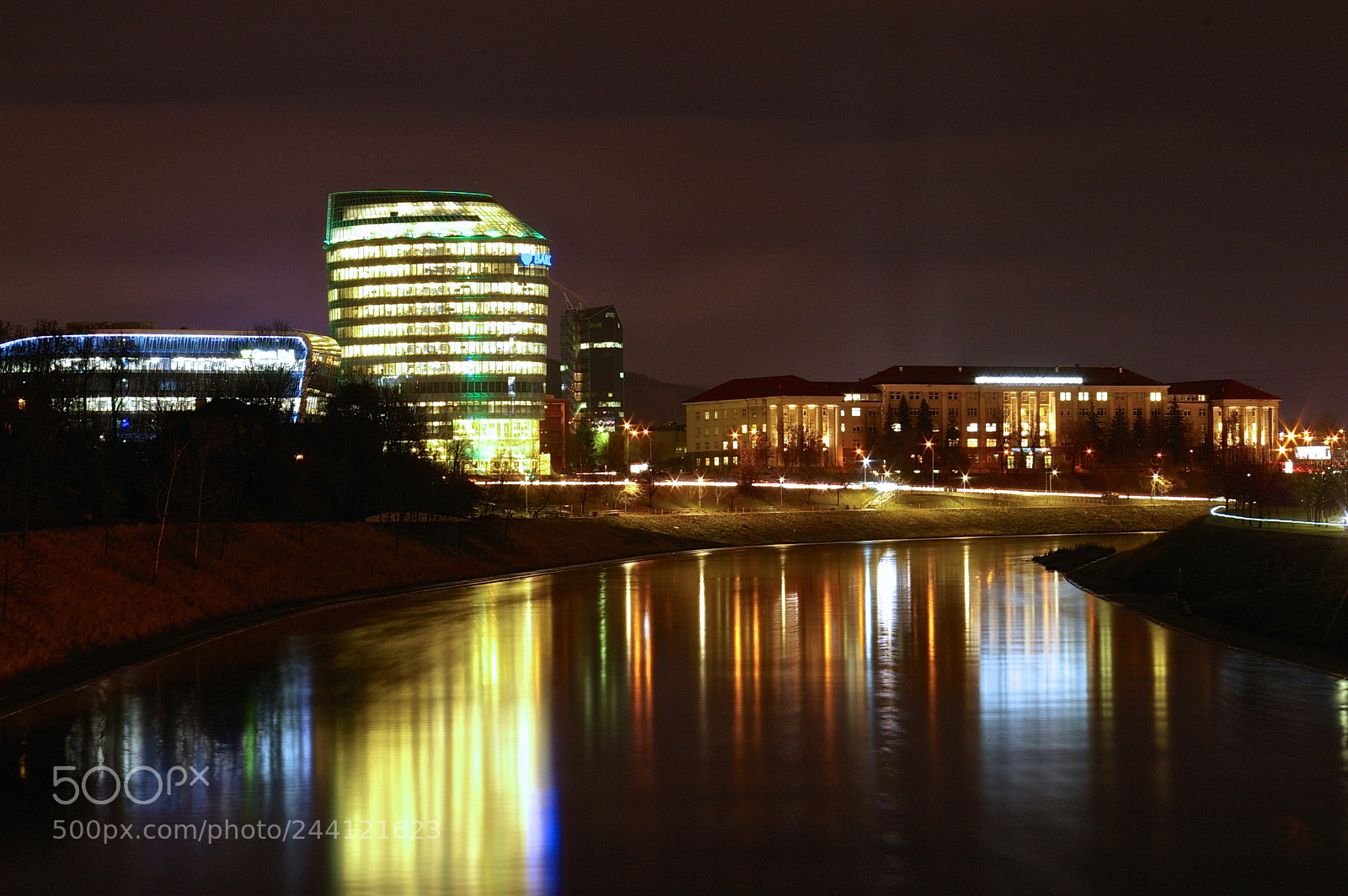 Pentax K100D sample photo. Night reflections photography