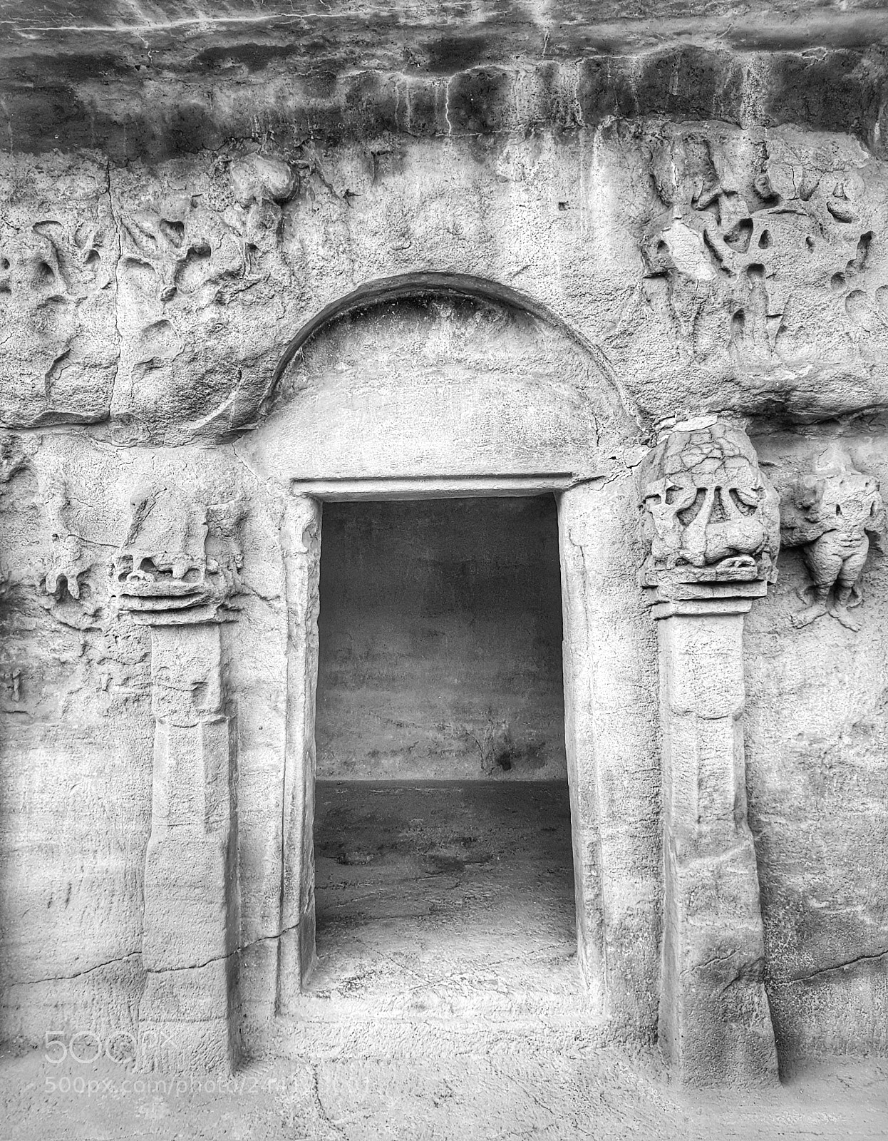 Samsung Galaxy S8 sample photo. Udaygiri cave room photography