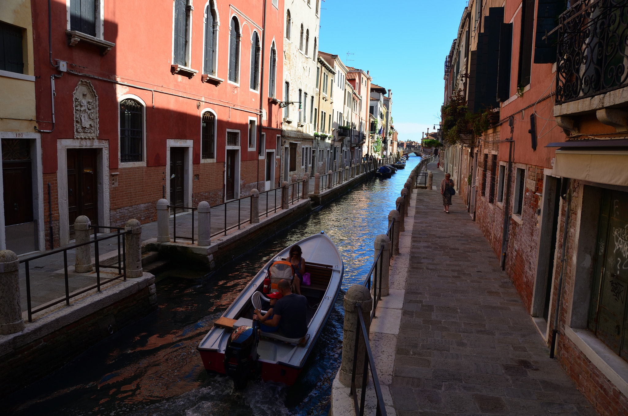 Sigma 18-200mm F3.5-6.3 II DC OS HSM sample photo. Speed boat in venice photography