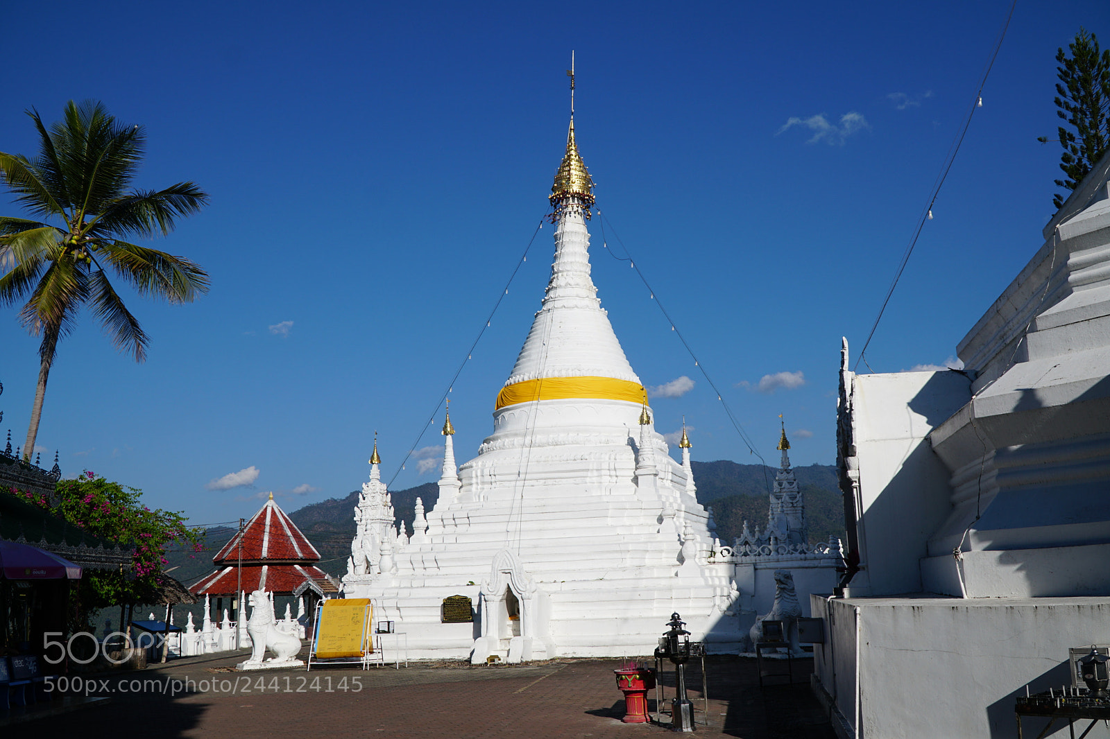 Sony a6300 sample photo. Doi kong mu temple photography