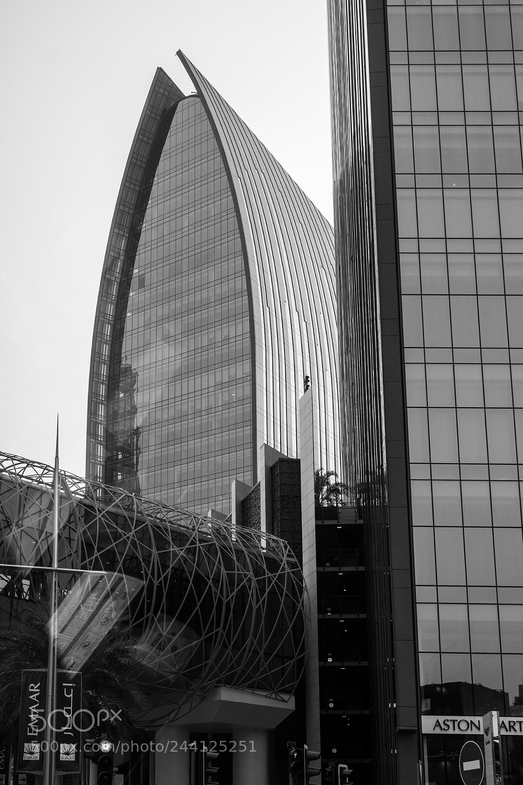 Canon EOS 500D (EOS Rebel T1i / EOS Kiss X3) sample photo. Skyscrapers near burj khalifa photography