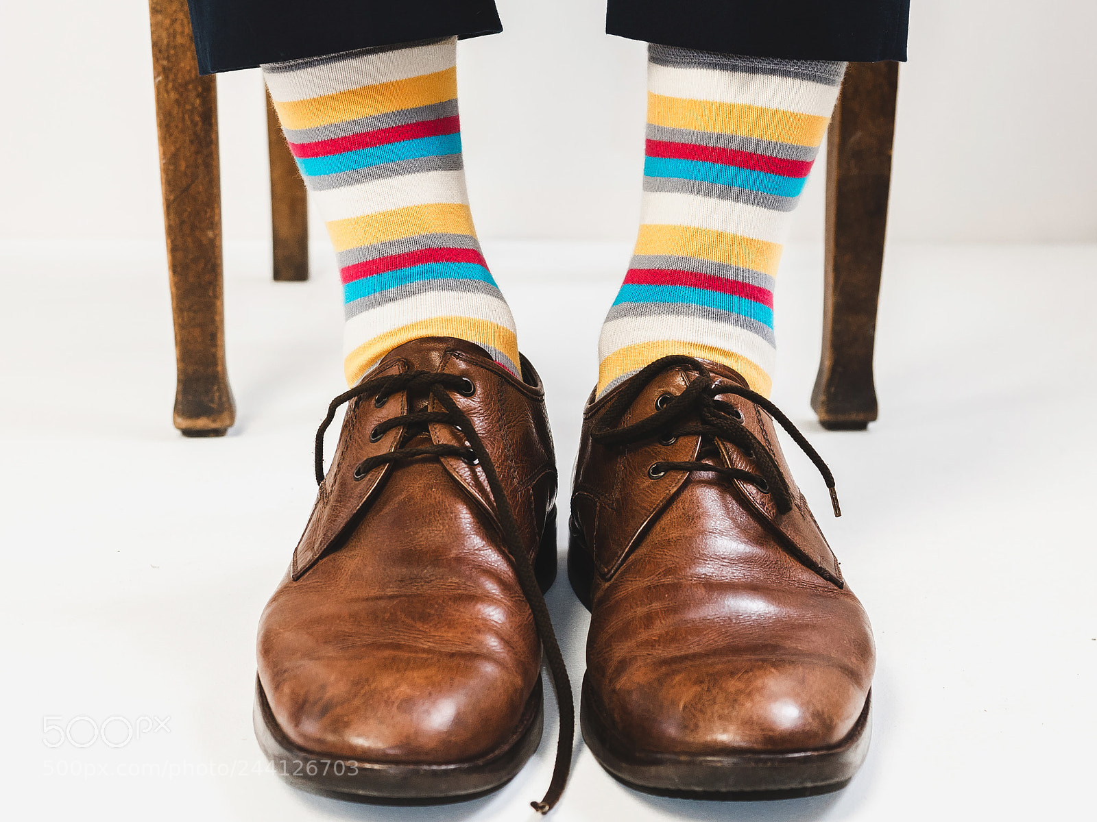 Olympus OM-D E-M5 II sample photo. Men's feet in stylish photography