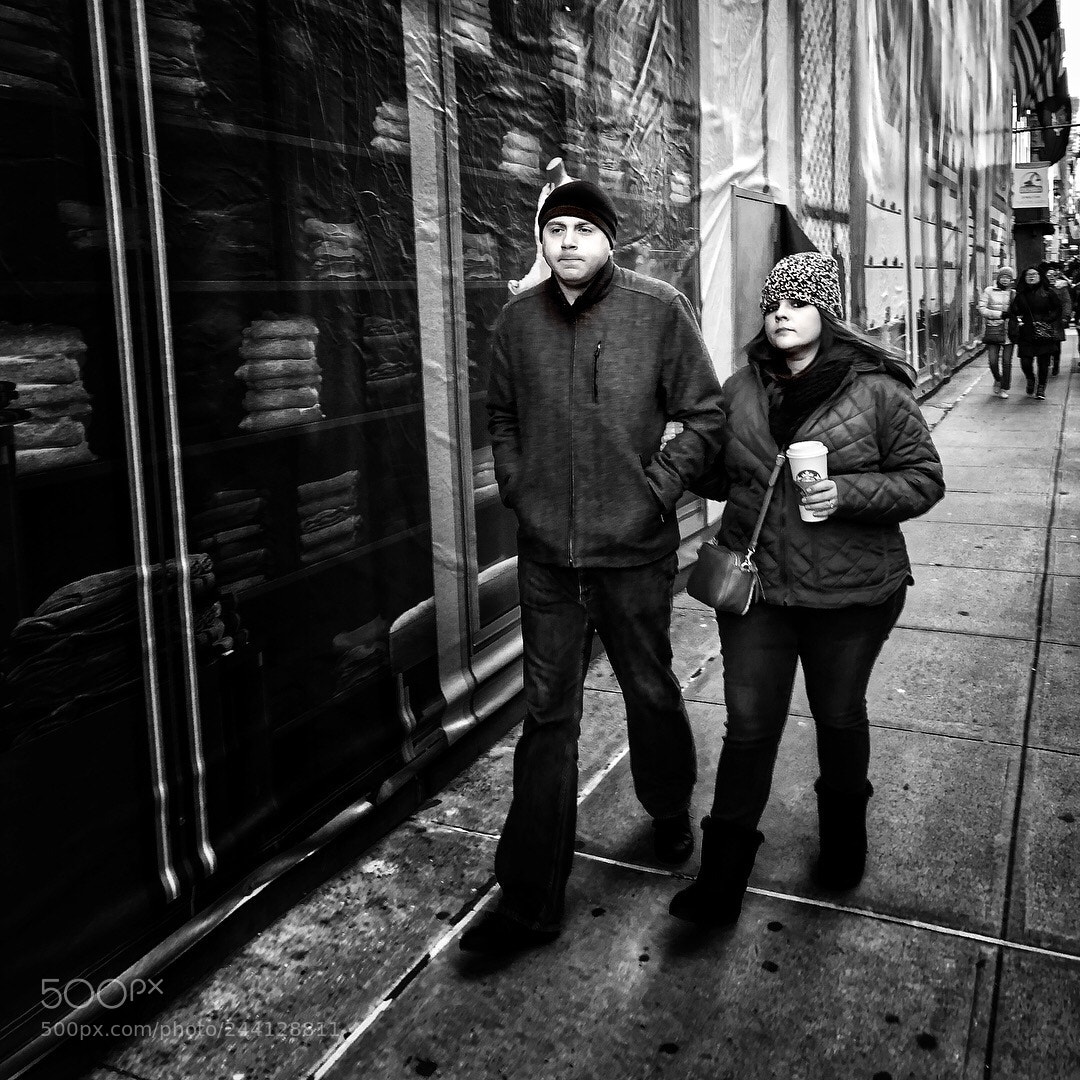 Apple iPhone X sample photo. Sidewalk stroll photography