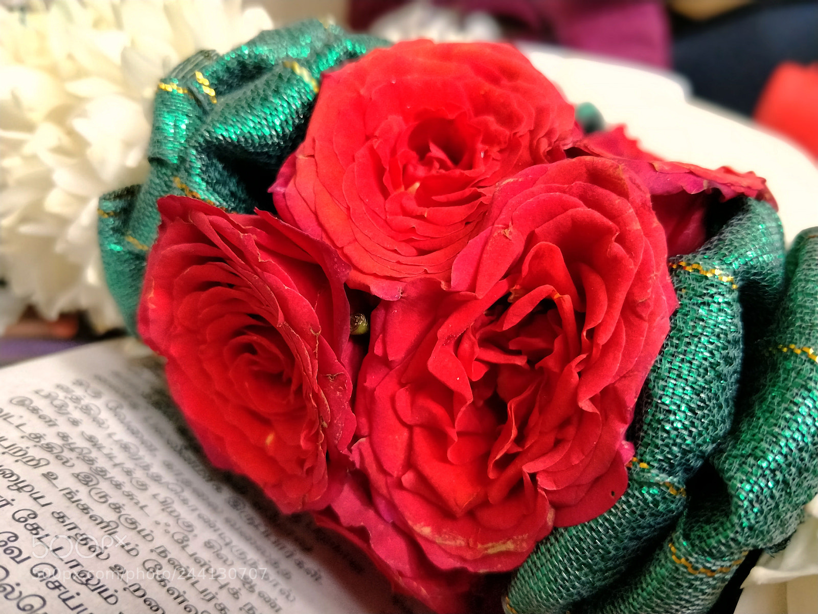 OnePlus 5T sample photo. Rose garland photography
