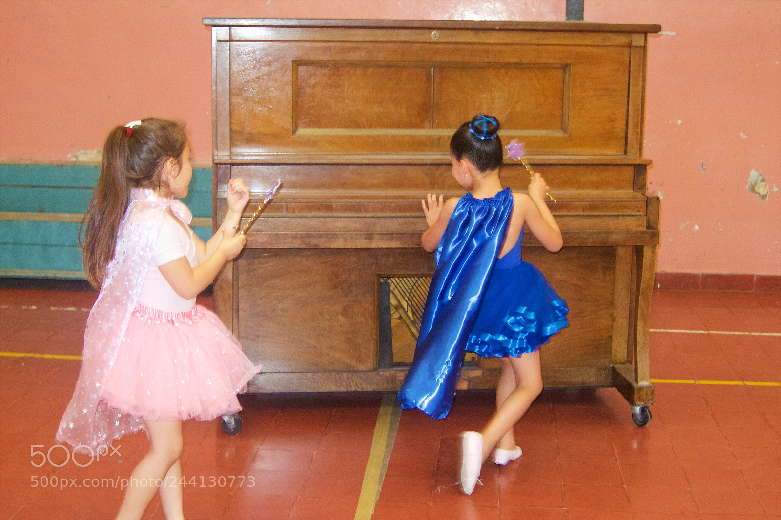 Canon PowerShot S100 sample photo. Samira piano en danza photography