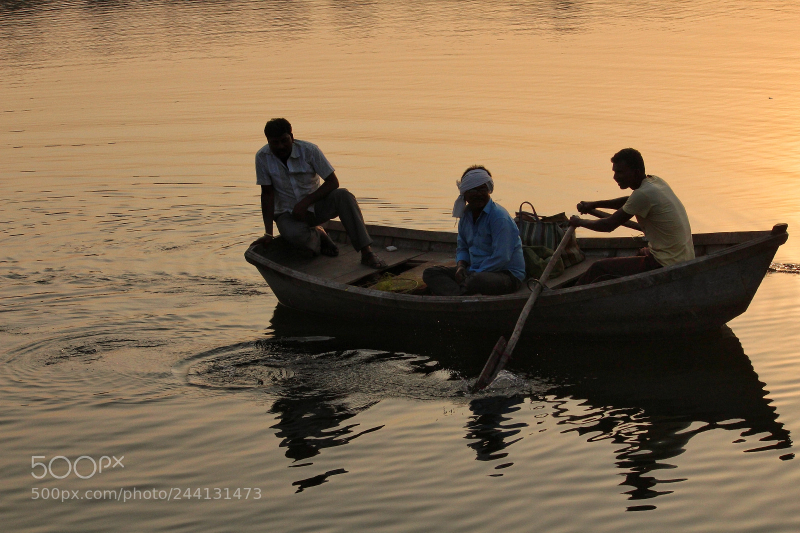 Canon EOS 1300D (EOS Rebel T6 / EOS Kiss X80) sample photo. A good boat ride photography