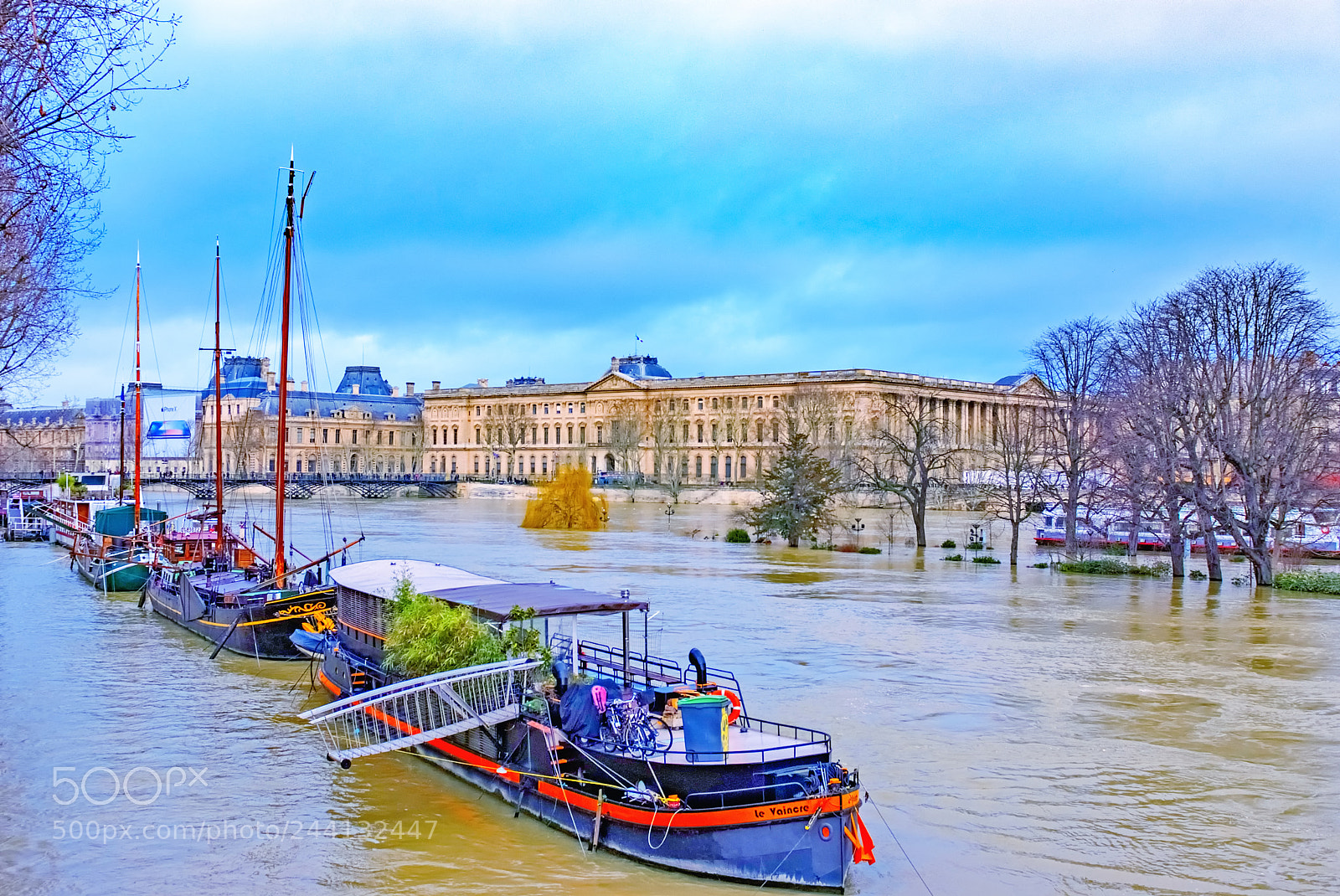 Fujifilm FinePix S5 Pro sample photo. Harbor in paris photography