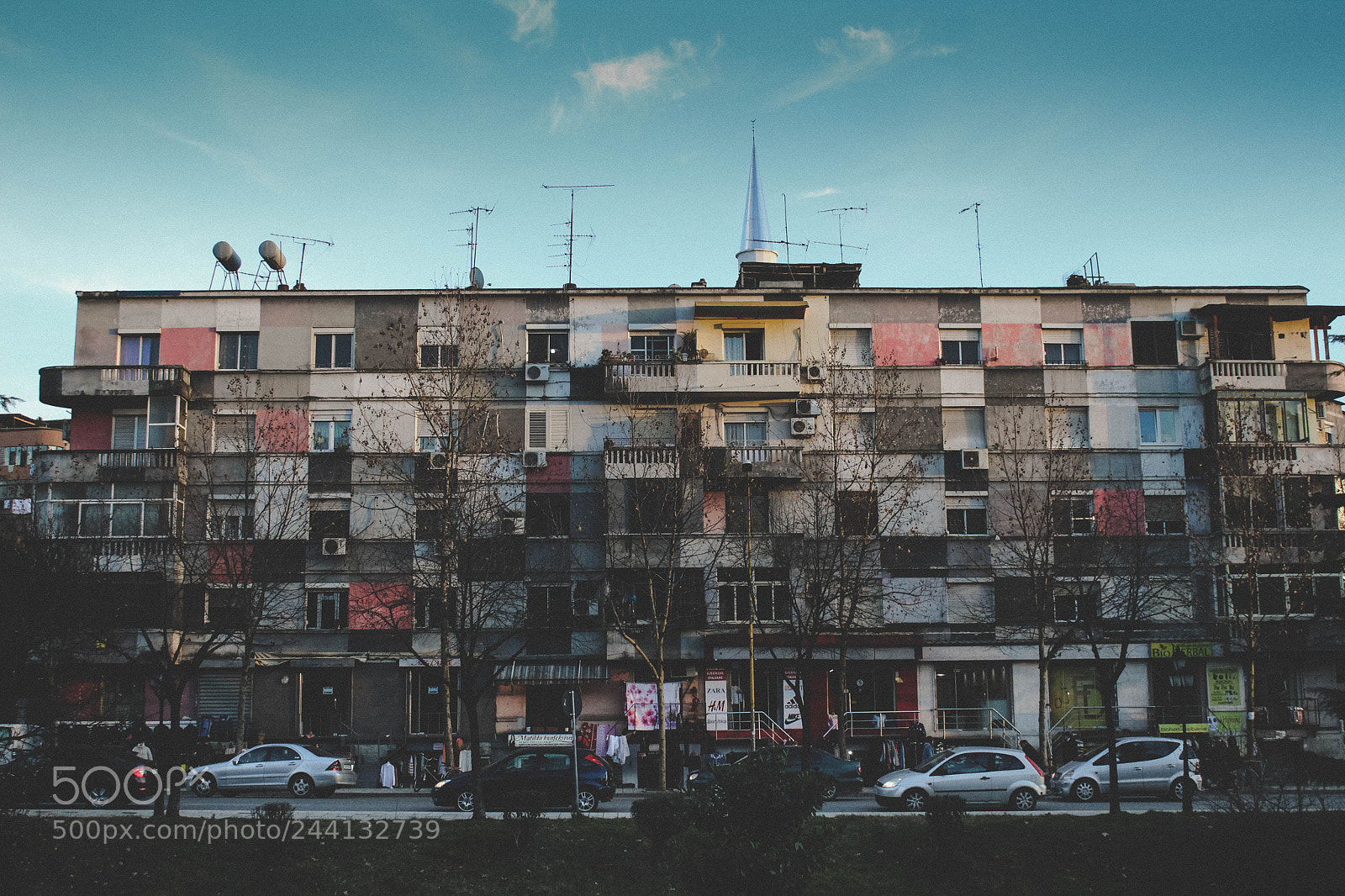 Canon EOS 1300D (EOS Rebel T6 / EOS Kiss X80) sample photo. Tirana's dreamers photography