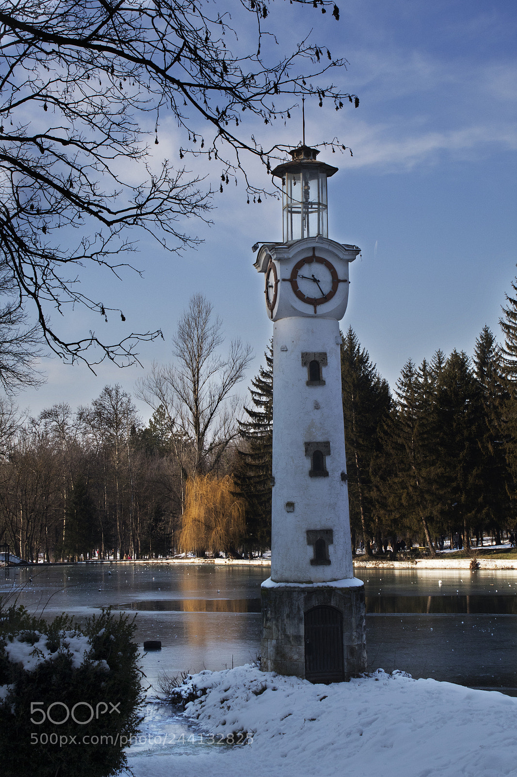 Canon EOS 1300D (EOS Rebel T6 / EOS Kiss X80) sample photo. Clock tower kailuka park photography