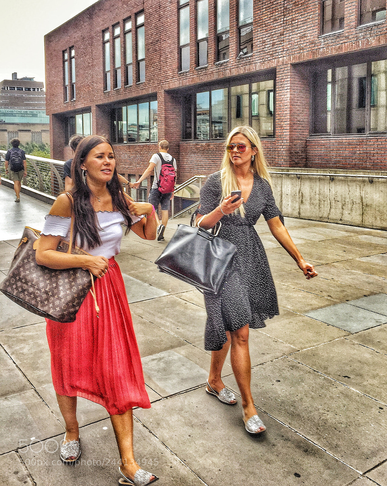 Apple iPhone 6 sample photo. London girls photography