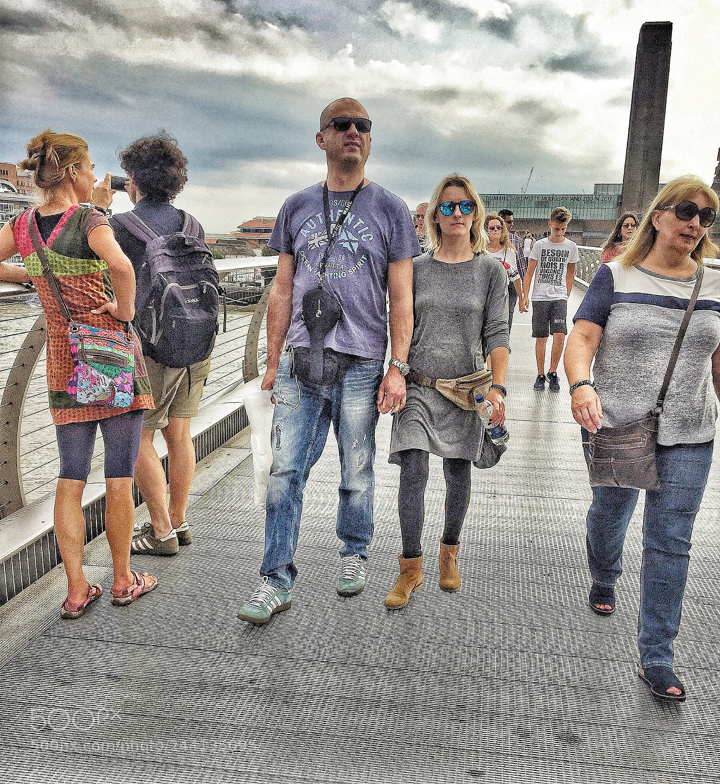 Apple iPhone 6 sample photo. Vacationers exploring london, uk. photography