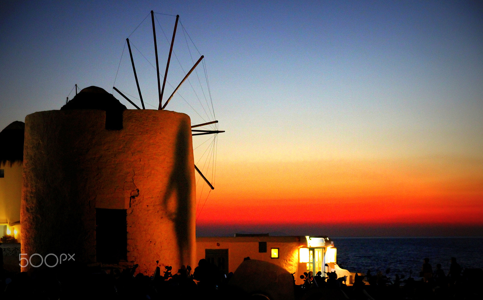 Canon EOS 550D (EOS Rebel T2i / EOS Kiss X4) sample photo. Sunset and shadow photography