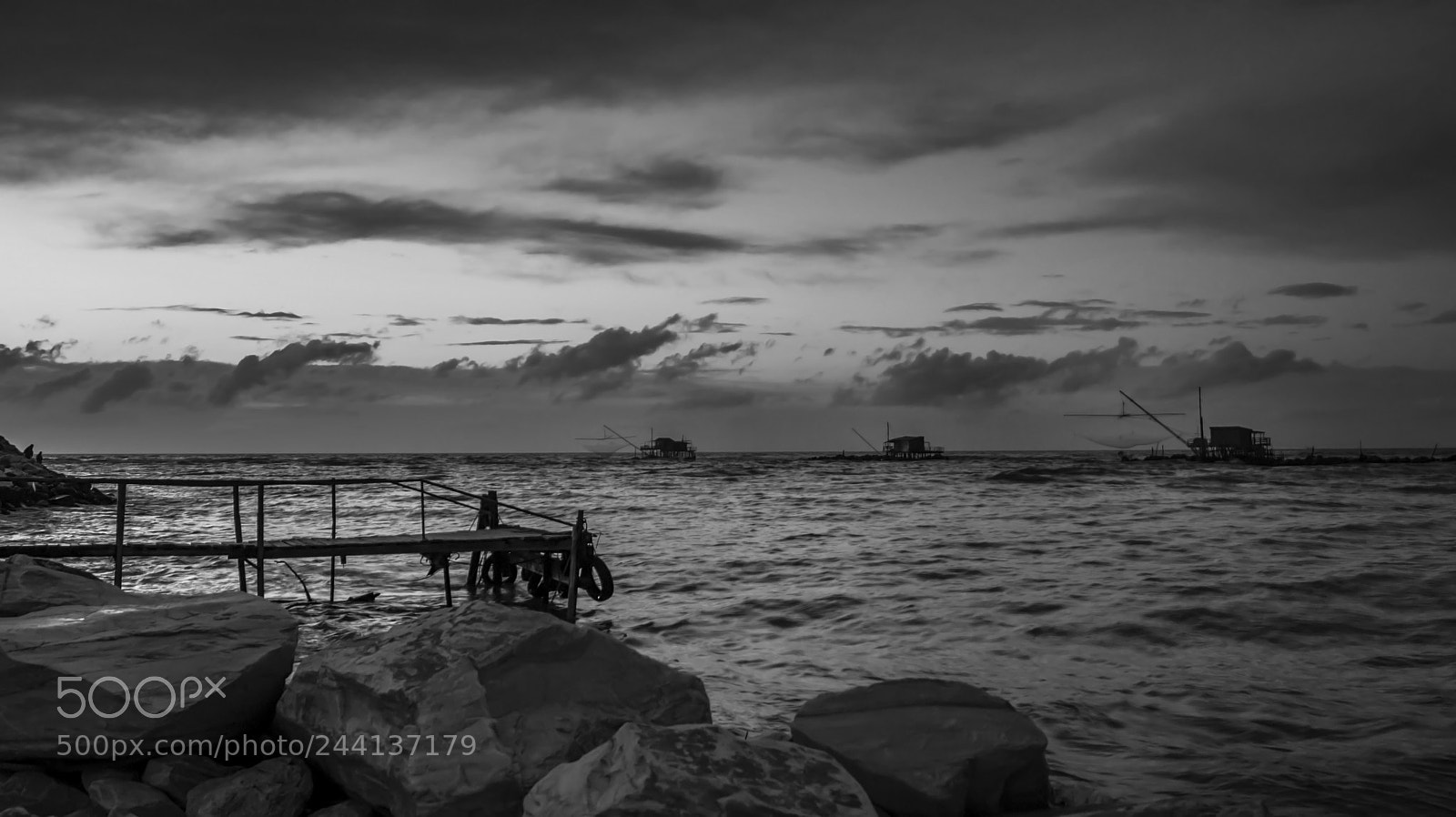 Sony Alpha DSLR-A380 sample photo. Loneliness at the sea photography