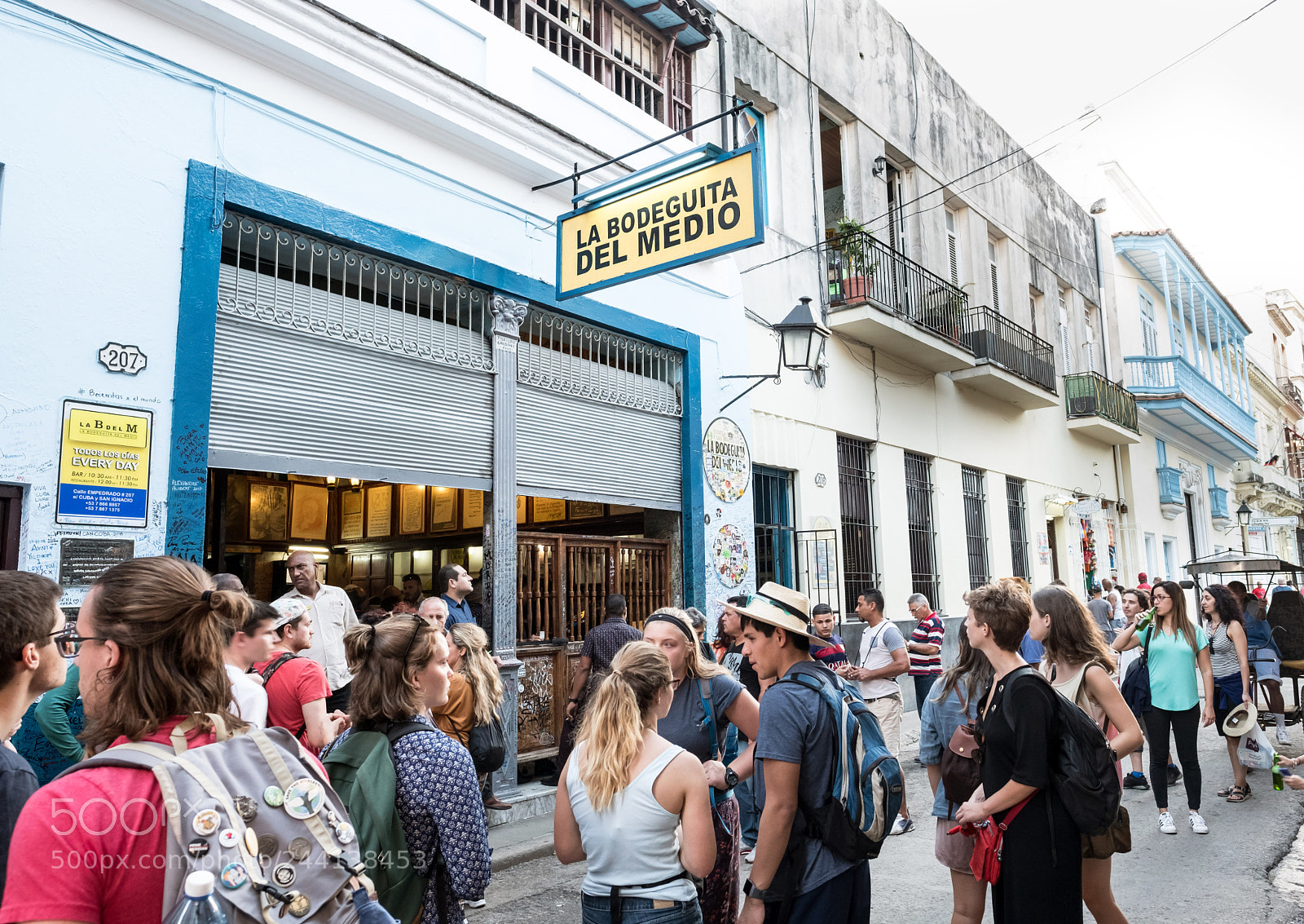 Fujifilm X-T2 sample photo. La bodeguita del medio photography
