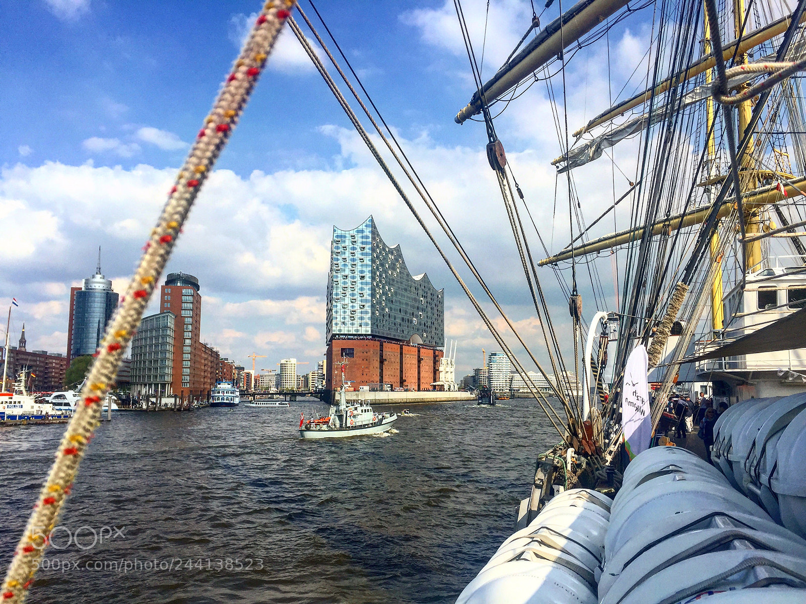Apple iPhone 6 sample photo. Elbphilharmonie hamburg photography