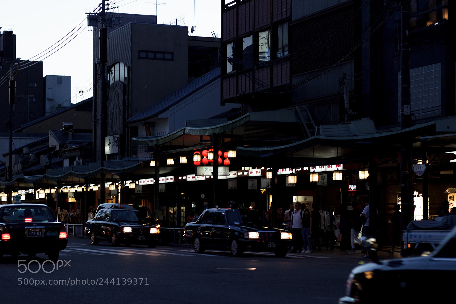 Canon EOS 600D (Rebel EOS T3i / EOS Kiss X5) sample photo. Lights in kyoto photography