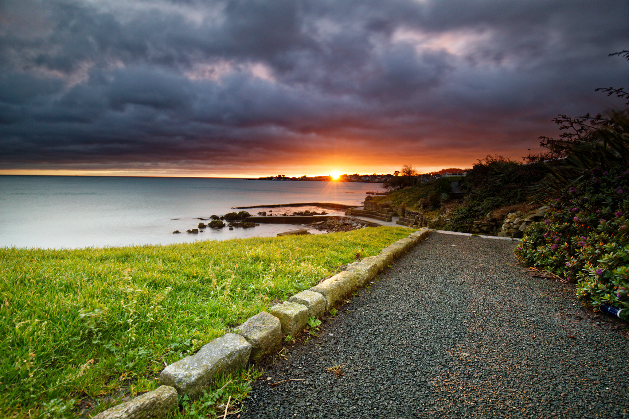 Canon EF 16-35mm F4L IS USM sample photo. Sun.. just to be devoured by the clouds.. photography
