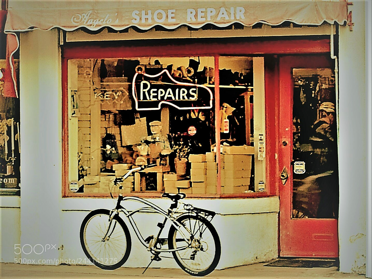 Sony Cyber-shot DSC-RX100 III sample photo. Shoe repair photography