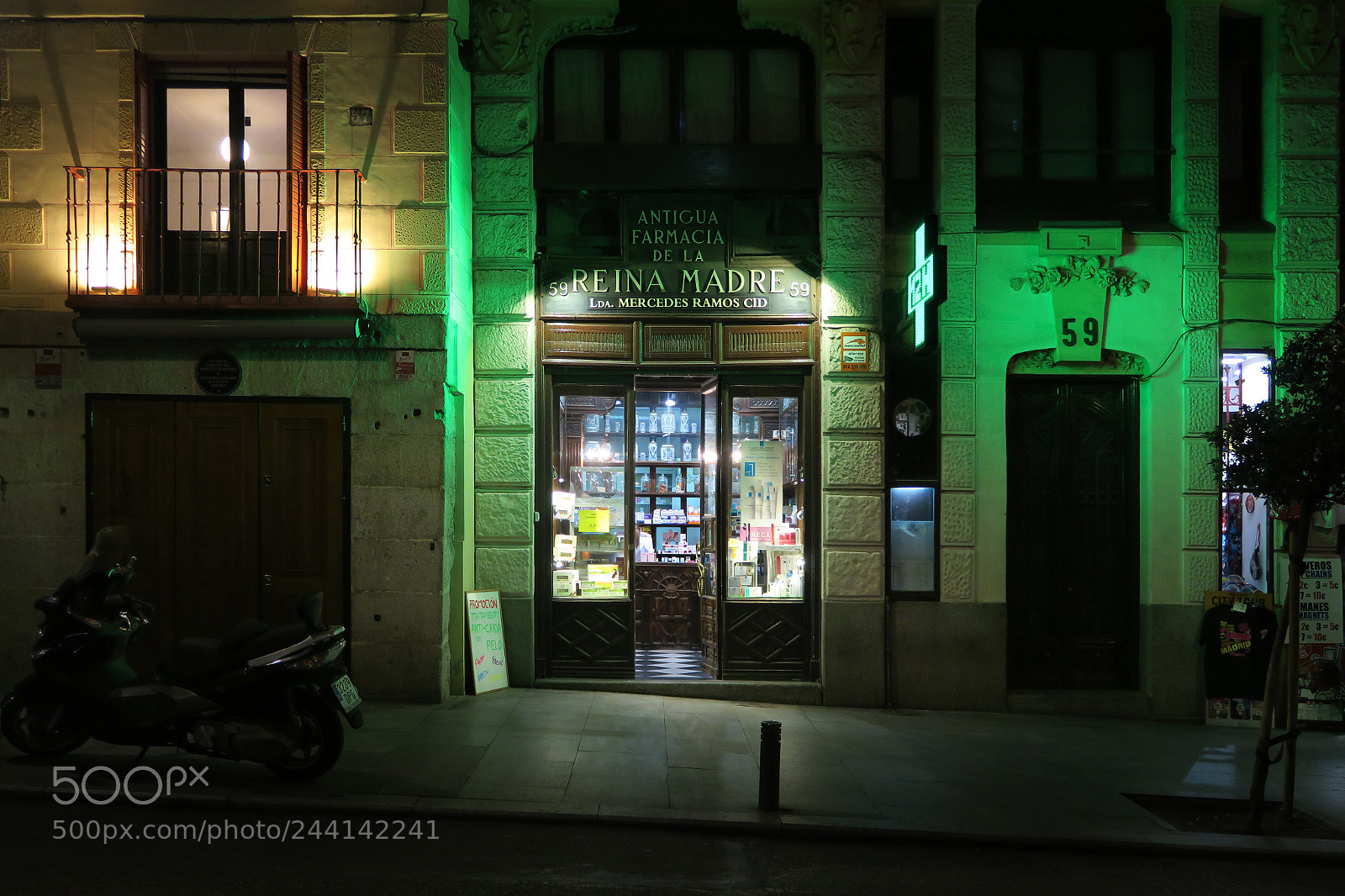 Canon PowerShot G7 X sample photo. The most ancient pharmacy photography
