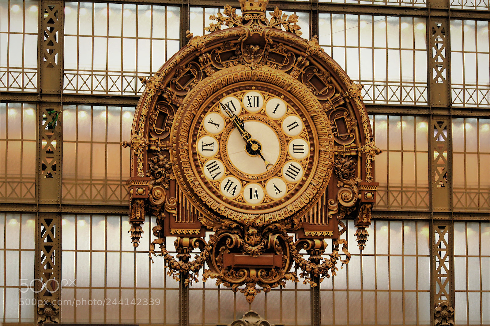 Canon EOS 650D (EOS Rebel T4i / EOS Kiss X6i) sample photo. Golden clock photography