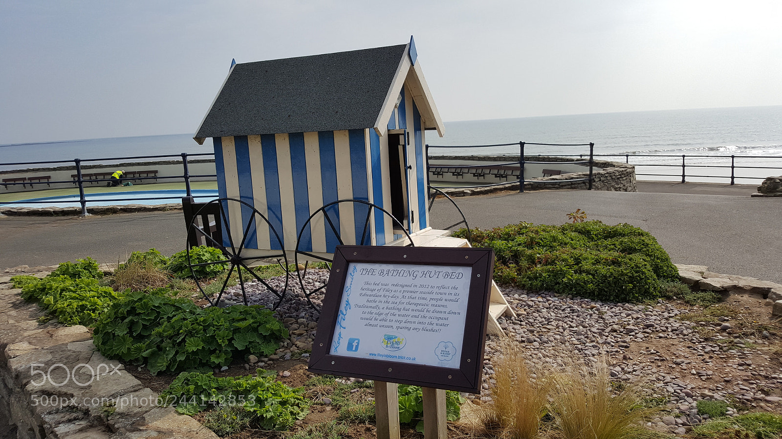 Samsung Galaxy S6 sample photo. The bathing hut bed photography