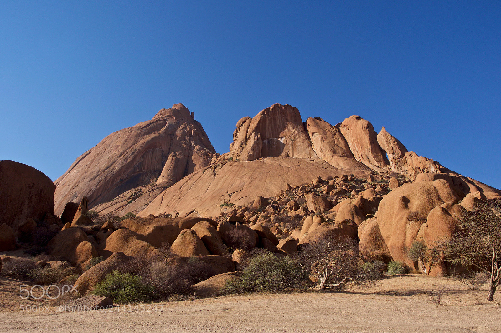 Olympus OM-D E-M5 sample photo. Spitzkoppe campsite  photography