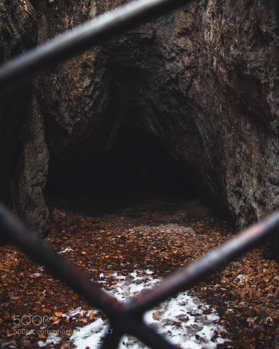 Canon EOS 1300D (EOS Rebel T6 / EOS Kiss X80) sample photo. The cave photography