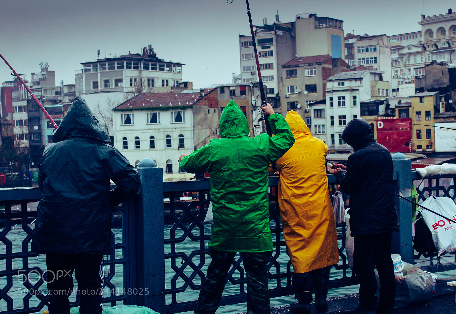 Canon EOS 1300D (EOS Rebel T6 / EOS Kiss X80) sample photo. Humans of istanbul photography