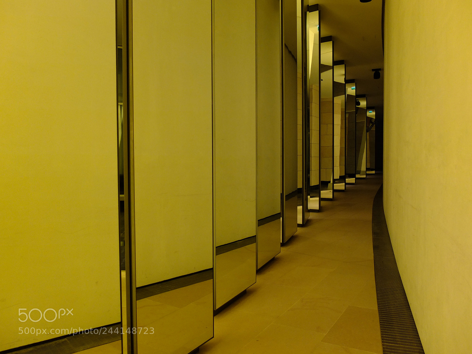 Fujifilm X10 sample photo. Mirrors photography