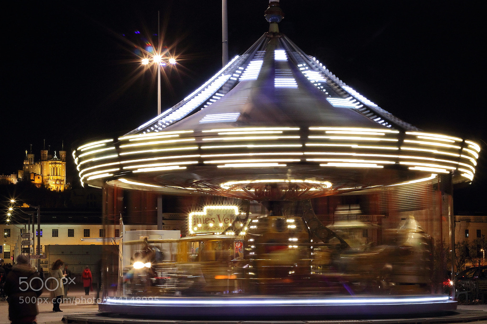 Canon EOS 600D (Rebel EOS T3i / EOS Kiss X5) + Canon EF 50mm F1.8 II sample photo. Fourviere manege photography