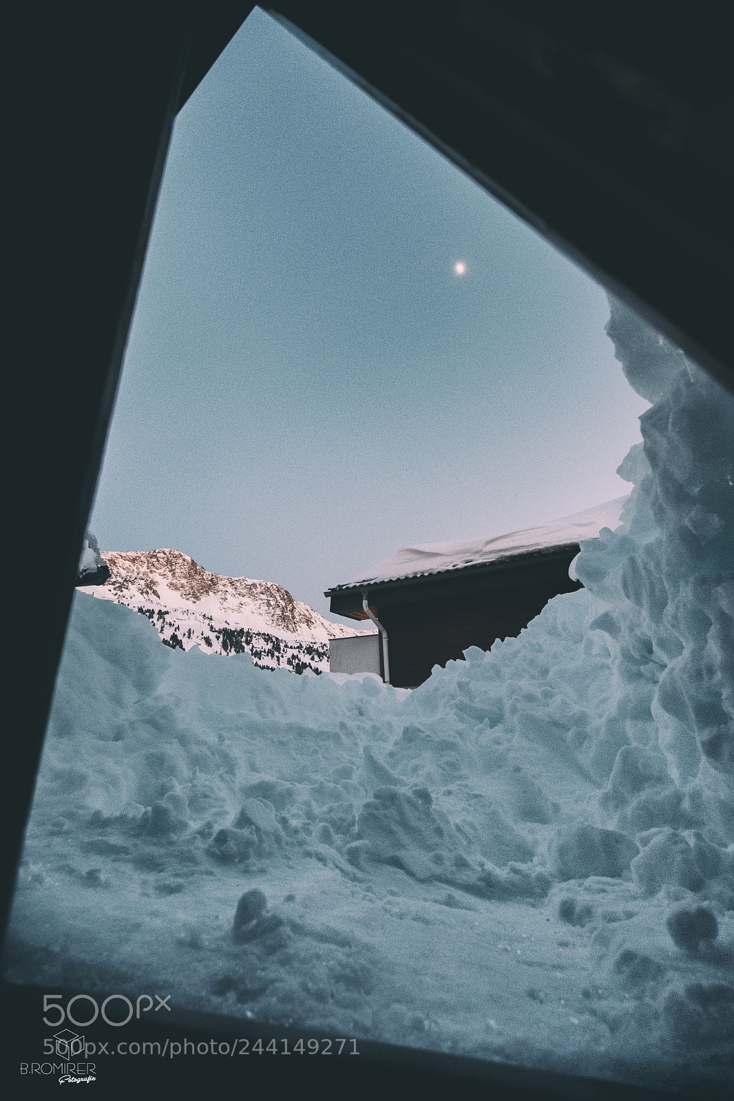 Fujifilm X-T2 sample photo. The window to winter photography