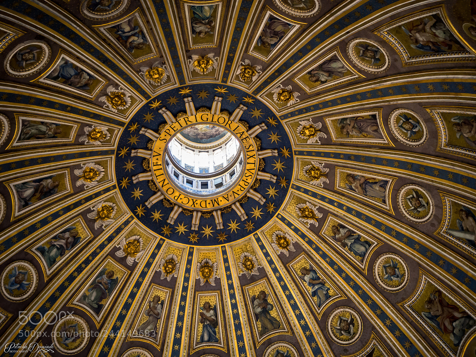Olympus OM-D E-M10 II sample photo. Musei vaticani vatican city photography