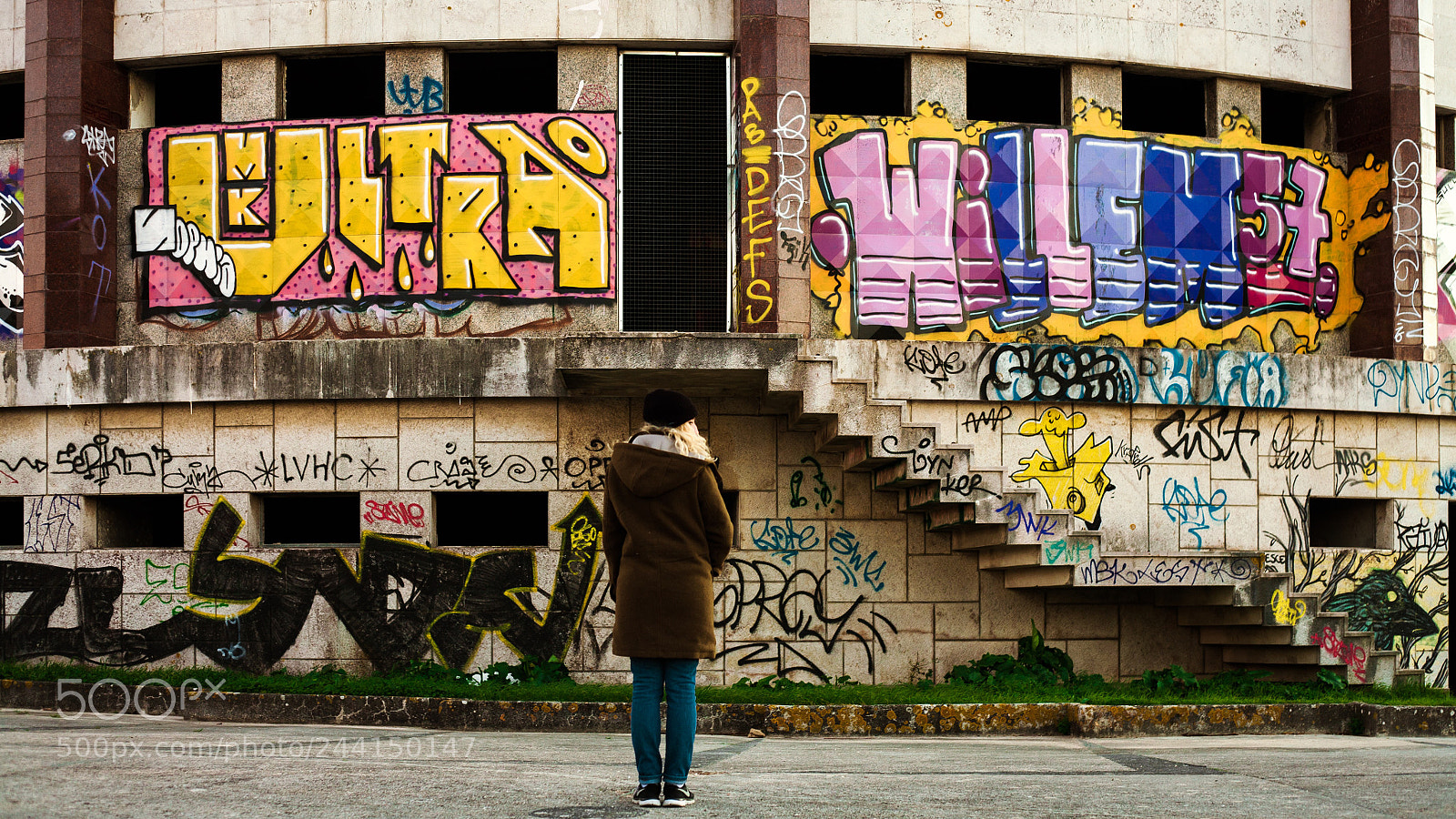 Canon EOS 5D sample photo. Urban graffiti girl photography