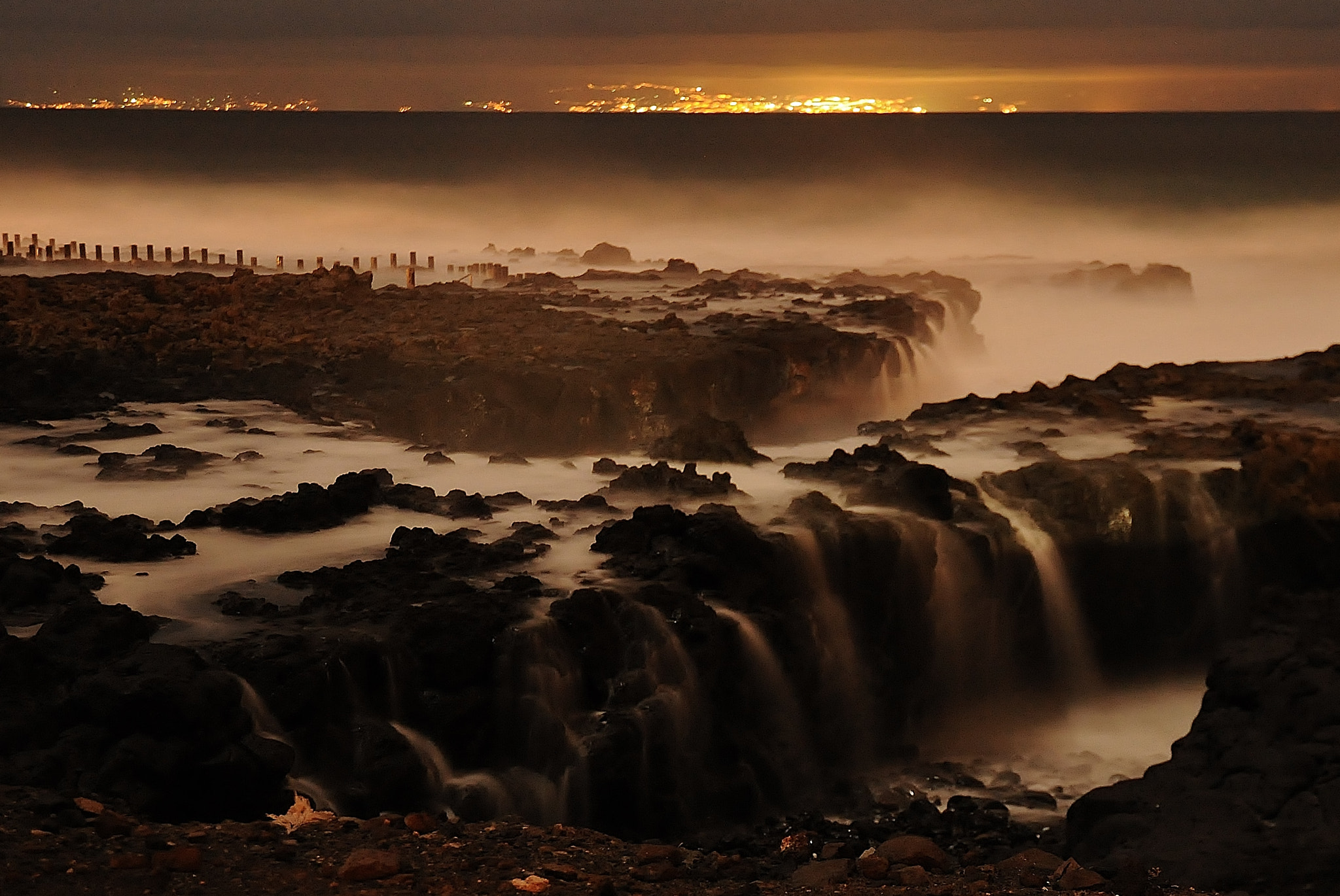 Nikon D300 sample photo. Waves in the night photography