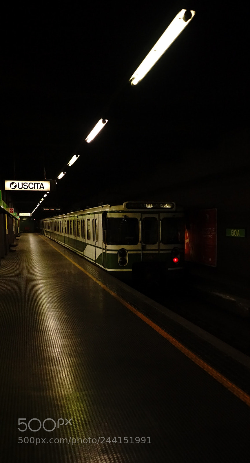 Sony a7R sample photo. Il treno qui non photography